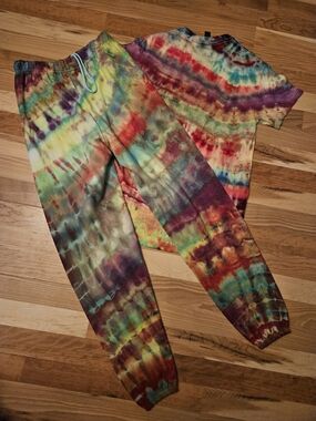 Tie-Dye Sweatshirt & Jogger Set - Multicolor